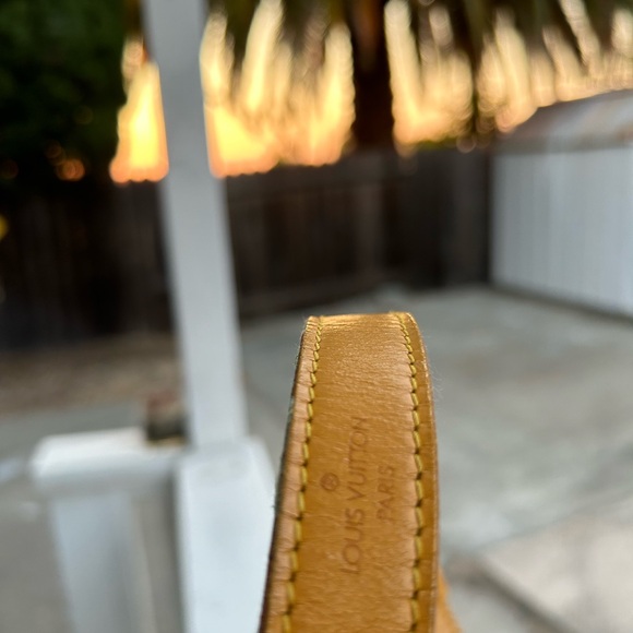 LV Louis Vuitton epi leather bundle! 🔥 - Picture 17 of 17